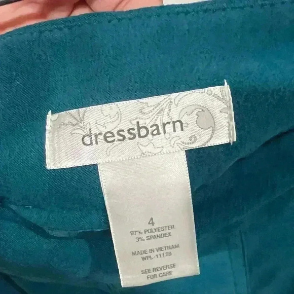 dressbarn skirt size 4 in very good condition very soft - Picture 6 of 10